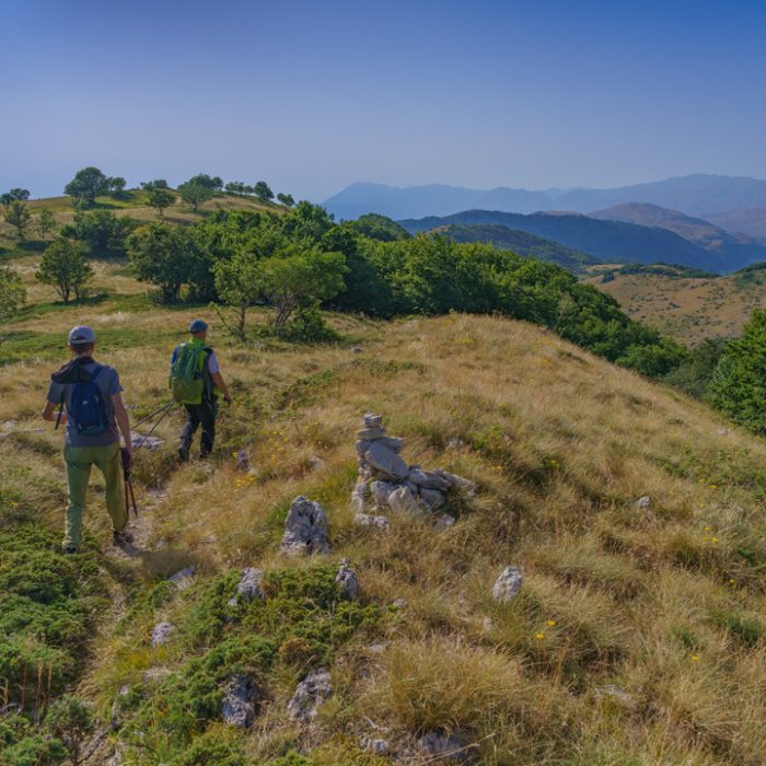 Sulle Vette del Silenzio: Un Cammino tra Cielo e Terra